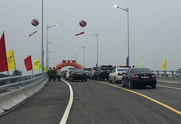 Nguyen Binh Khiem bridge 